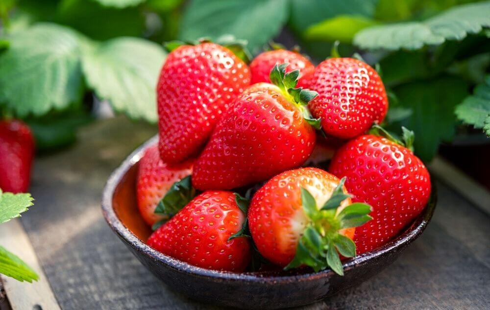 Are Strawberries Acidic? Are They Good For Health?